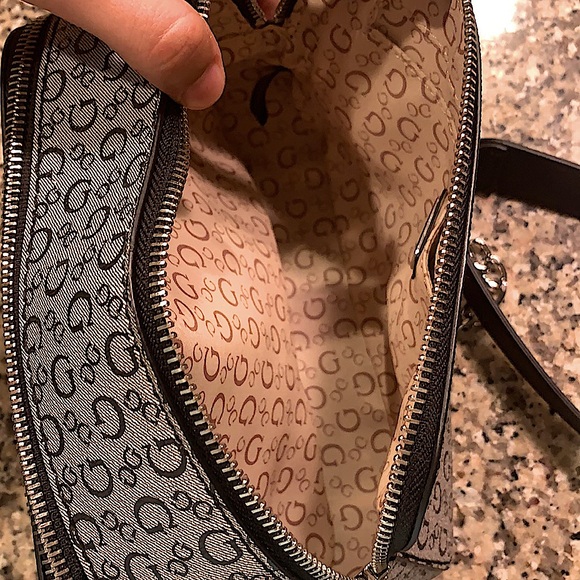 Guess Purse - Picture 3 of 5